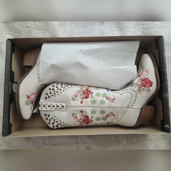 Dingo boots white poppy flowers embroidery high knee sz 10 New - Picture 4 of 9